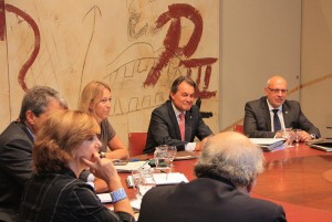 Artur Mas i altres membres del Govern, durant la reunió del Consell Executiu (horitzontal)