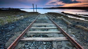 Railway-into-sea-wallpaper-940x540